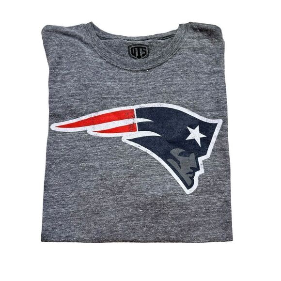 Brand new with Tags Men’s UTS NFL Patriots Heather Grey Short Sleeve Shirt Large - Picture 1 of 8